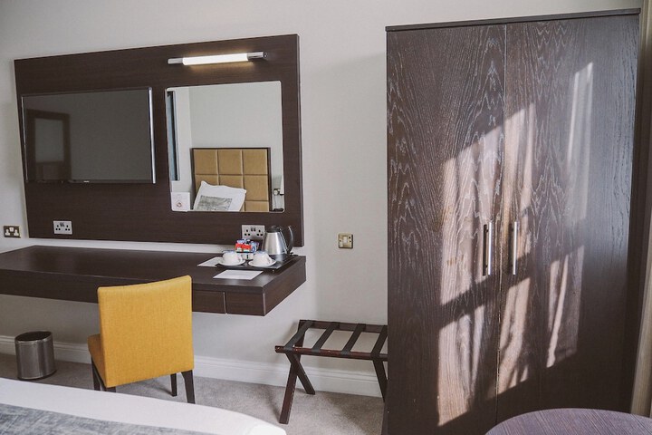 Room 32 of 58