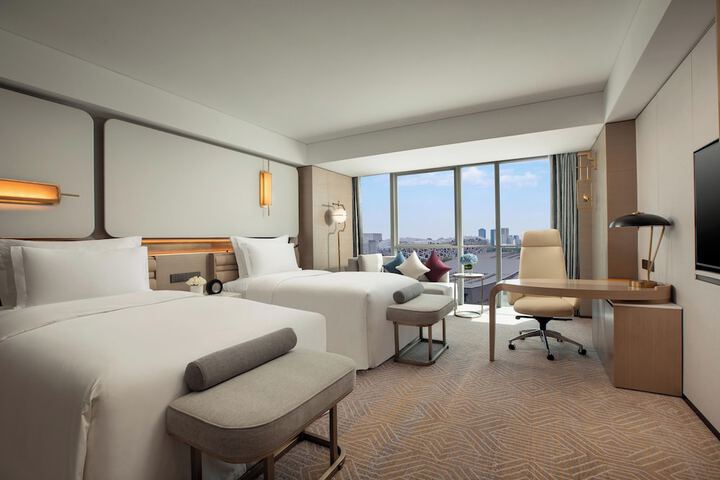 Room 40 of 135