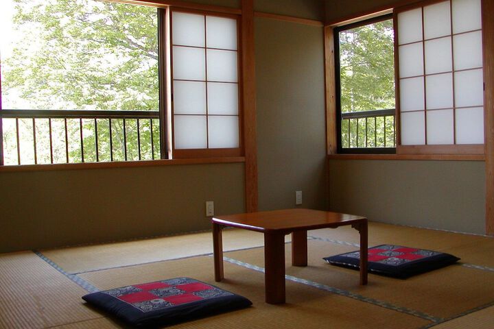 Room 10 of 40