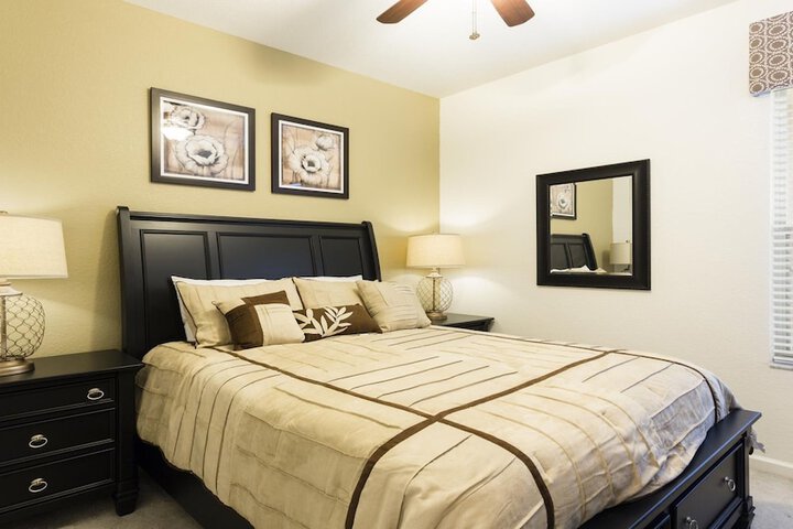 Room 3 of 710