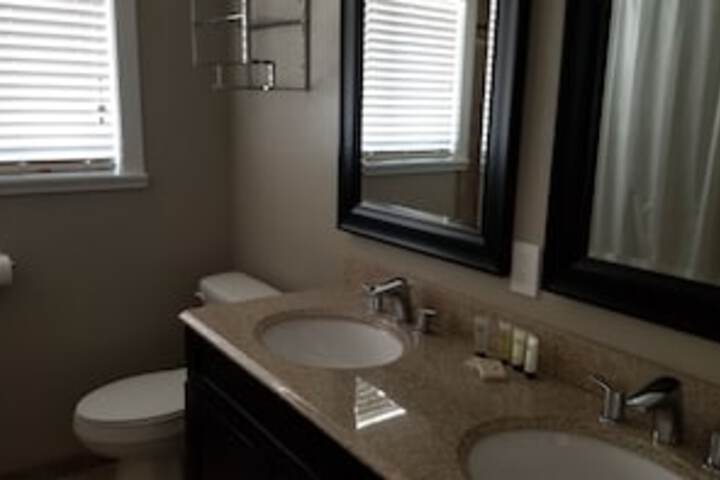 Room 451 of 828