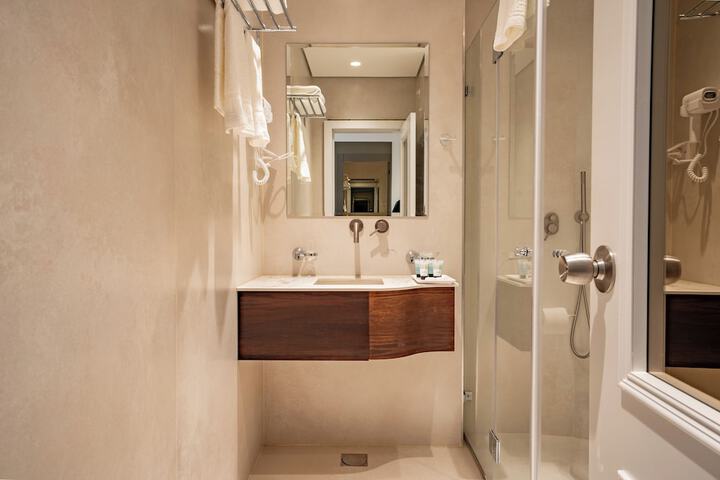 Room 9 of 52