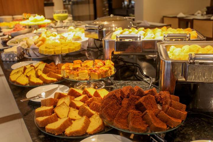 Breakfast/Coffee Service 100 of 122