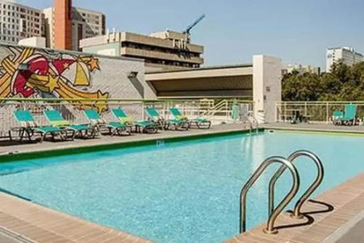 Pool 6 of 10