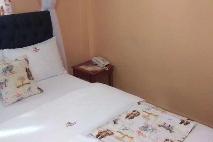 Room 8 of 17
