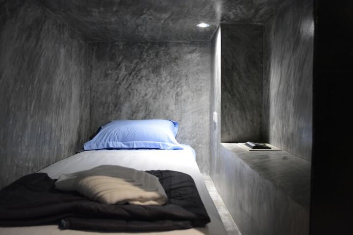 Room 19 of 46