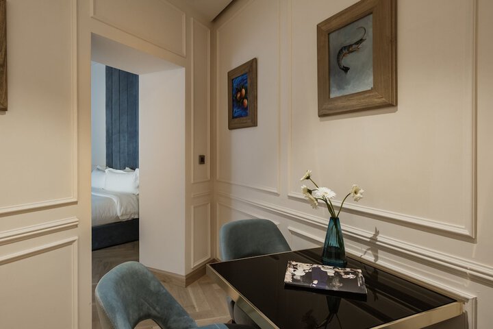 Room 19 of 48