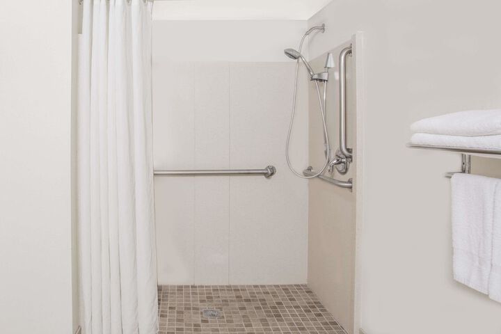 2 Double Beds Accessible Room (10 of 14)