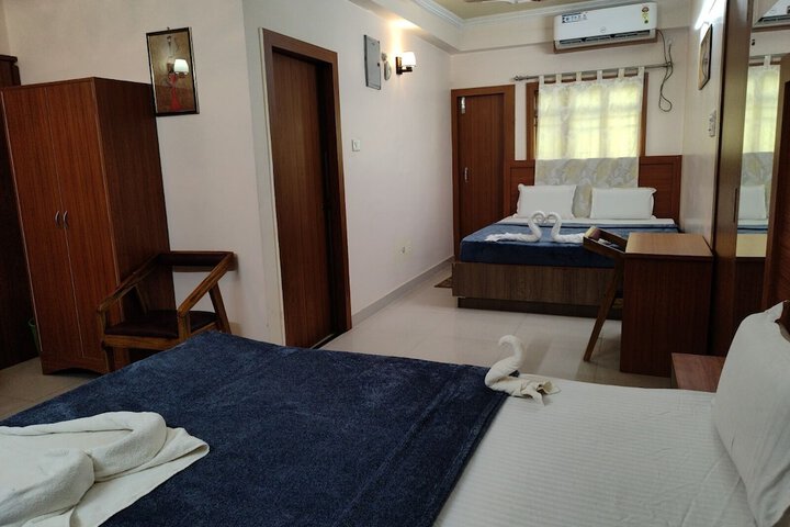 Room 4 of 13