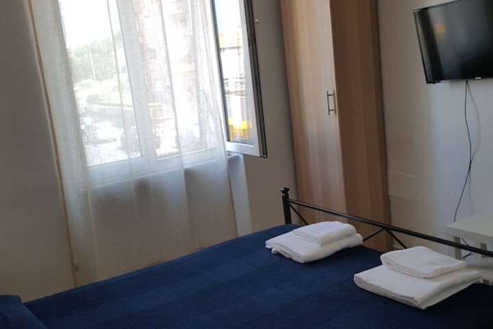 Room 7 of 48