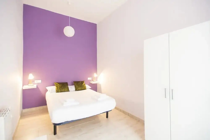 Room 4 of 12