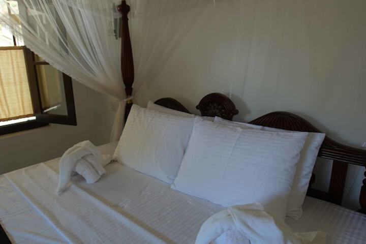 Room 5 of 37
