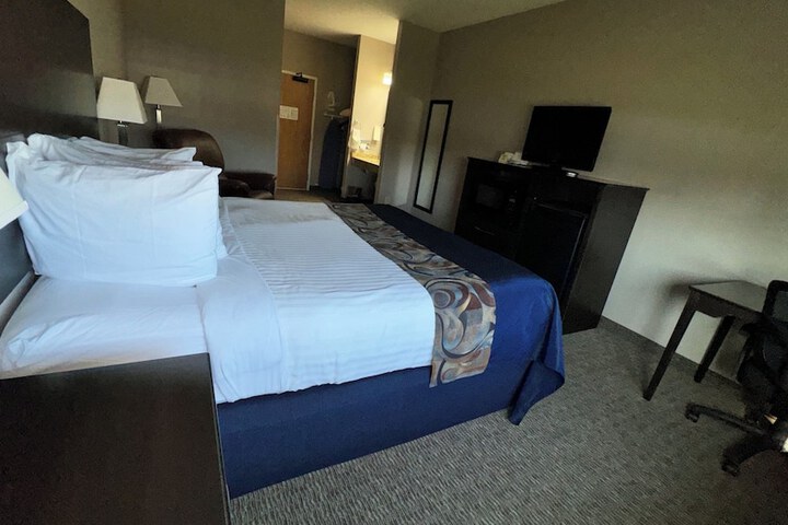 Room 16 of 42