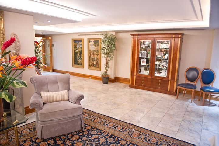 Entrance & Lobby