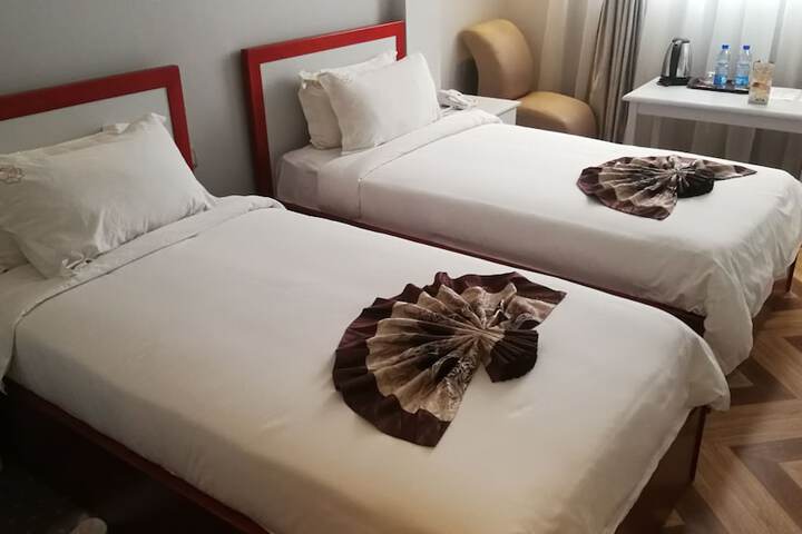 Room 3 of 25