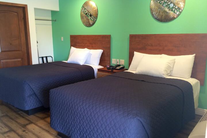 2 Double Beds (8 of 8)