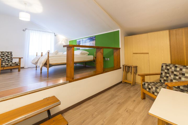 Room 10 of 11