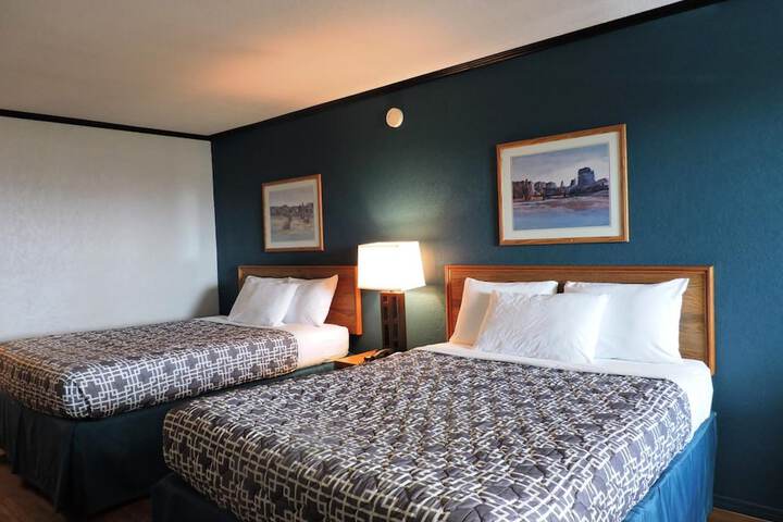 Room 6 of 16