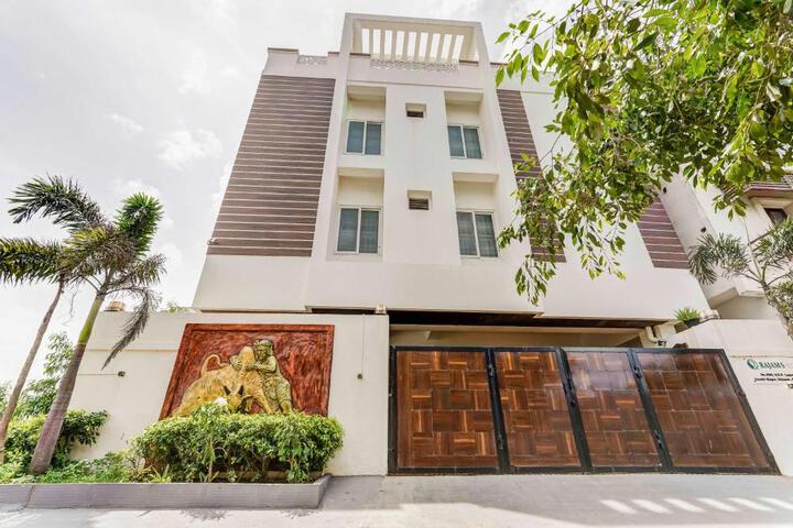Inn10 Homestays - ECR with Swimming Pool