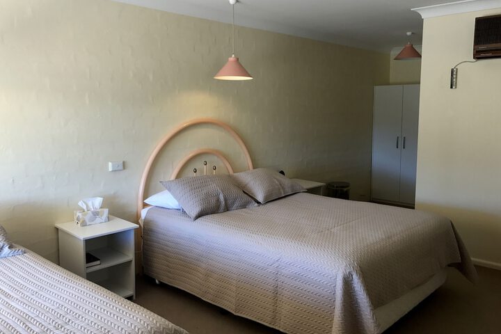 Room 9 of 84