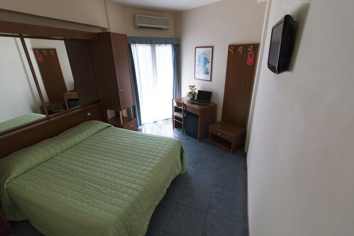Room 14 of 44