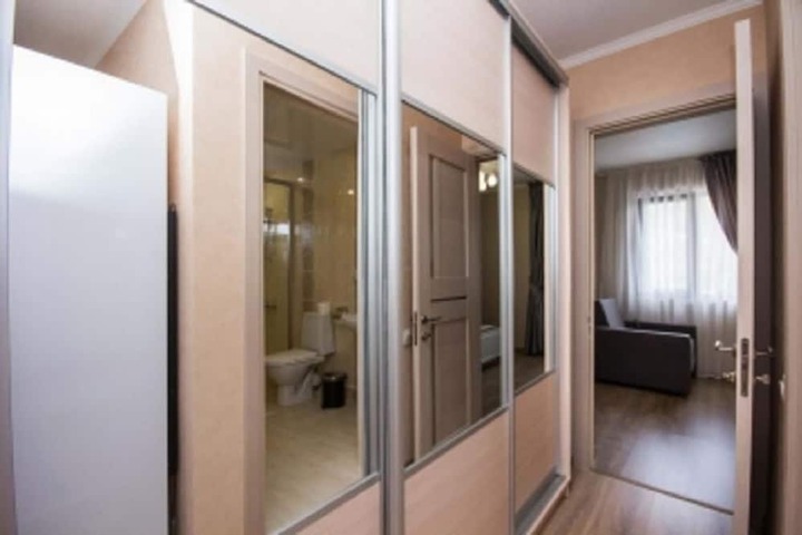 Room 6 of 34