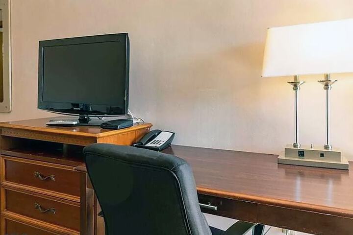 Room 13 of 29
