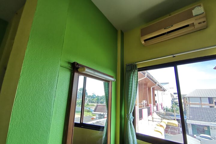 Room 16 of 30
