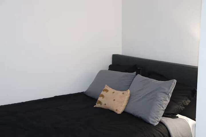 Room 2 of 23