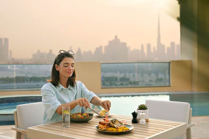 Dining 62 of 94