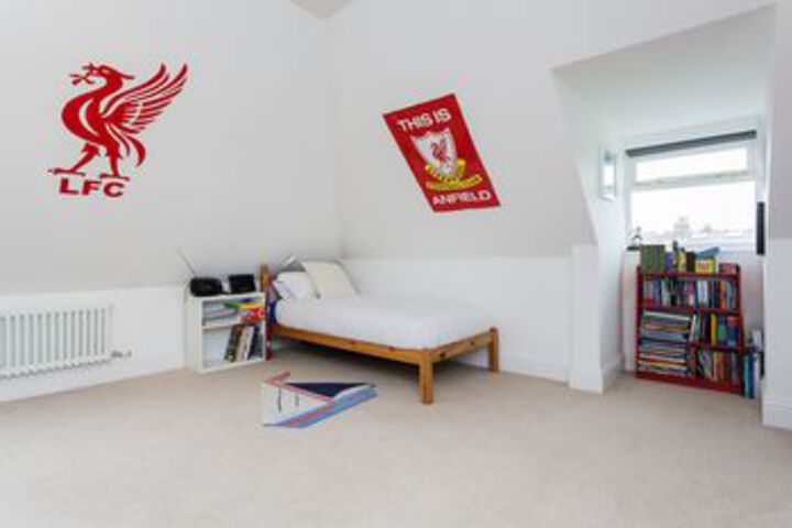 Room 9 of 30