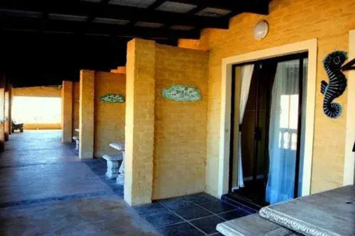 PILI PILI BEACH CABANAS