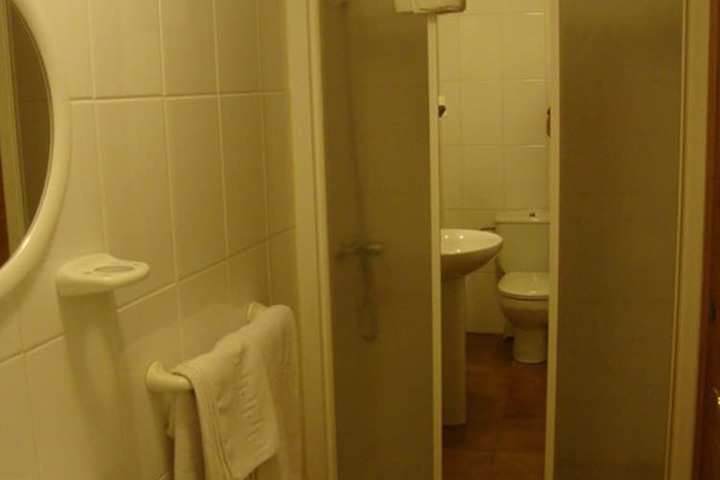 Room 35 of 53