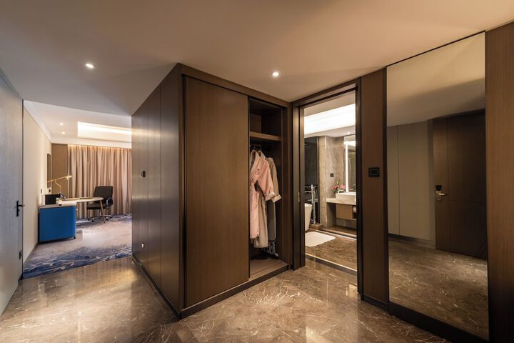 Room 35 of 80