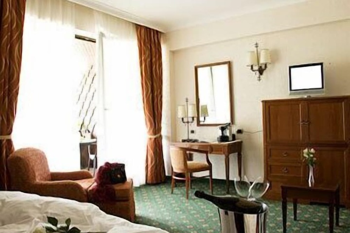 Room 18 of 70