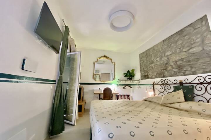 Room 95 of 190