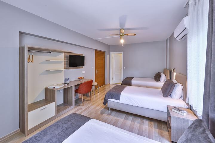 Room 42 of 125