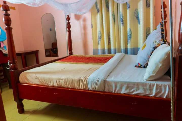 Room 19 of 53