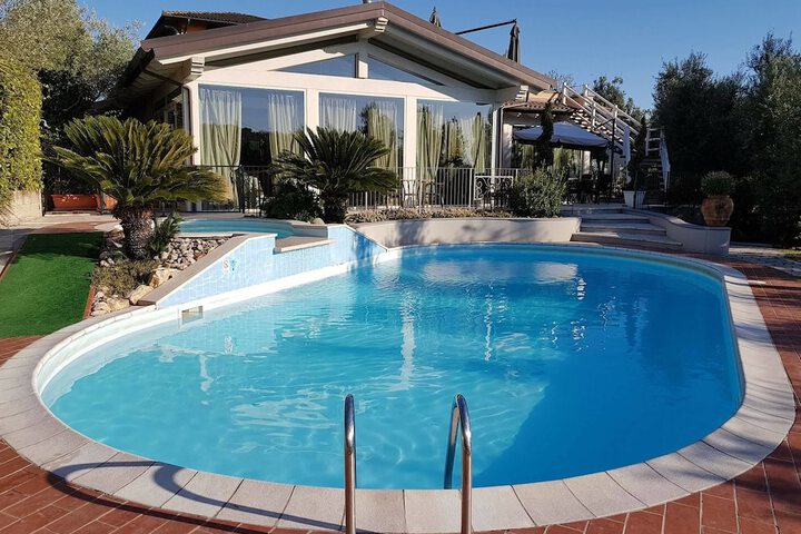 Pool 13 of 28
