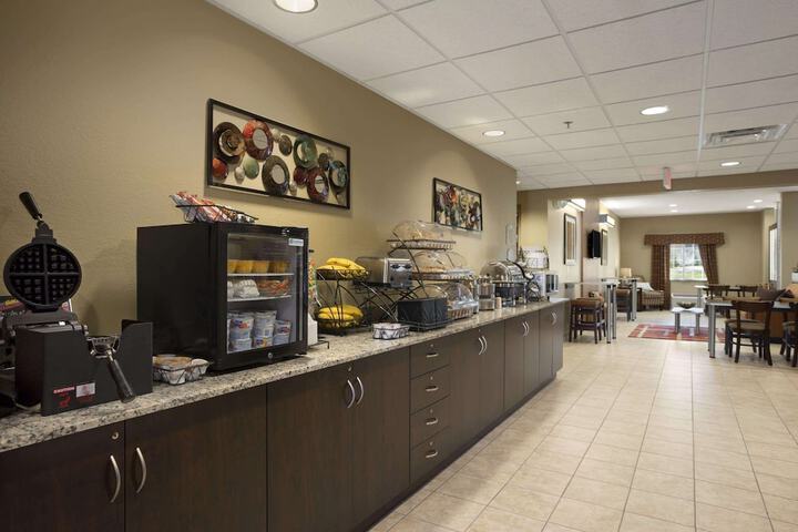 Breakfast/Coffee Service 22 of 25