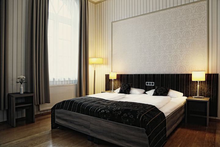 Room 3 of 89