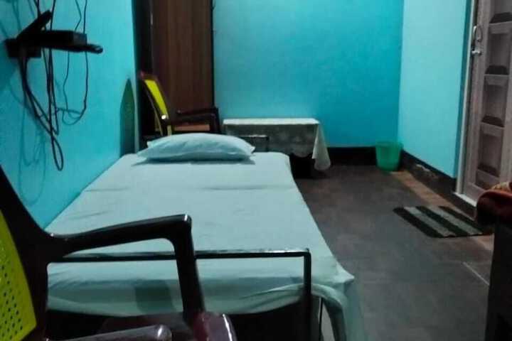 Room 5 of 13