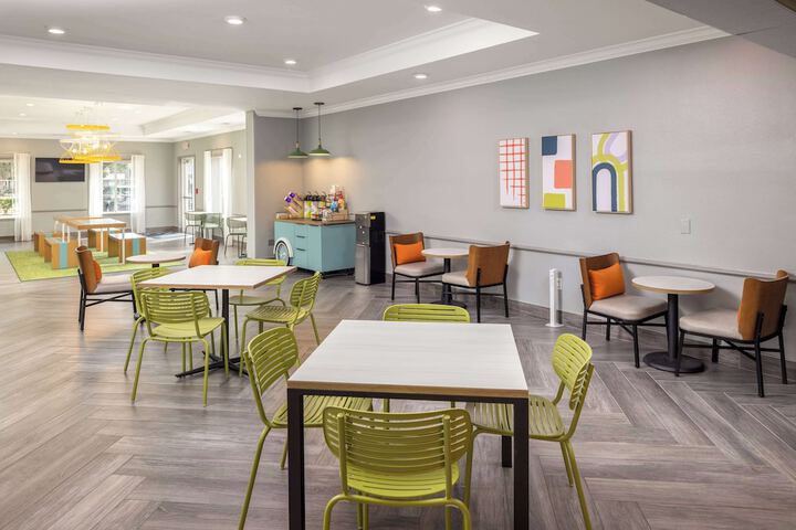 Breakfast area