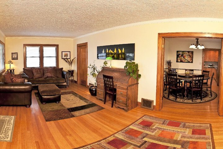 Room 9 of 19