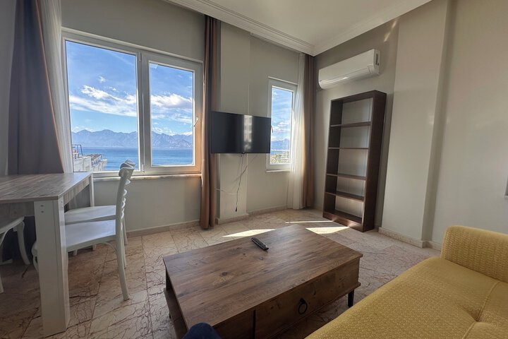 Room 121 of 171