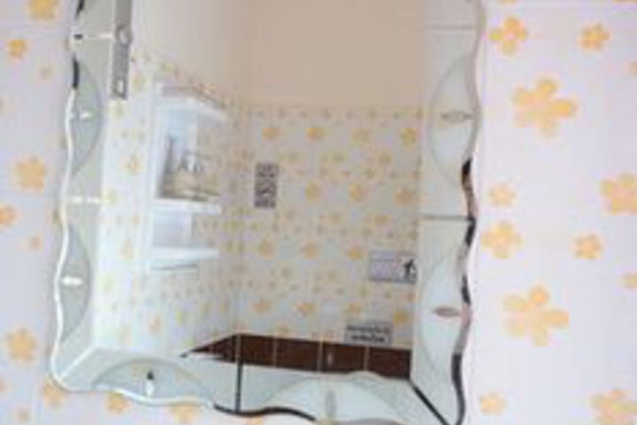 Room 6 of 38