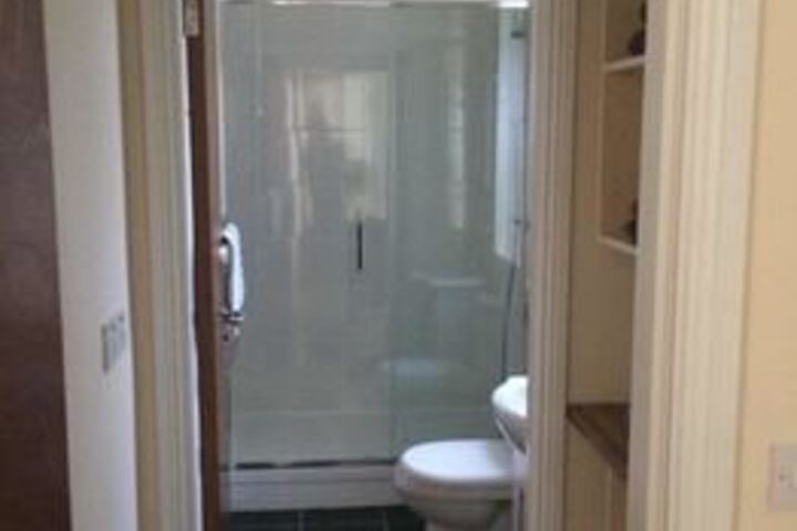 Room 4 of 32