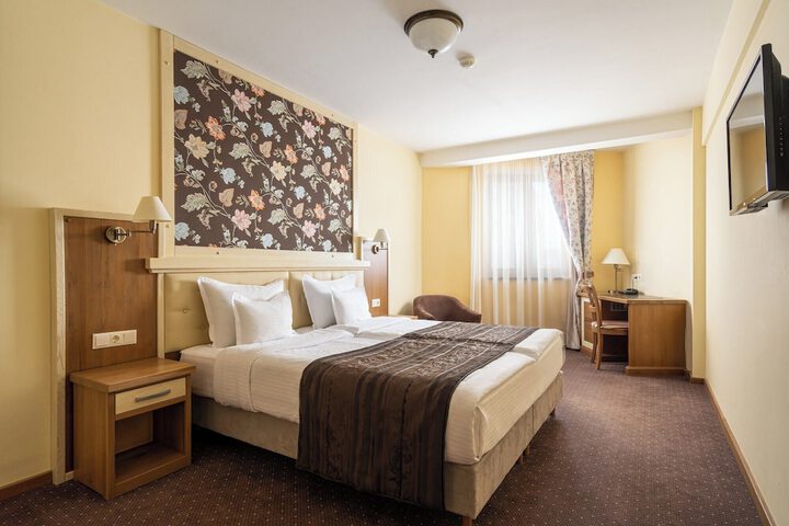 Room 40 of 74