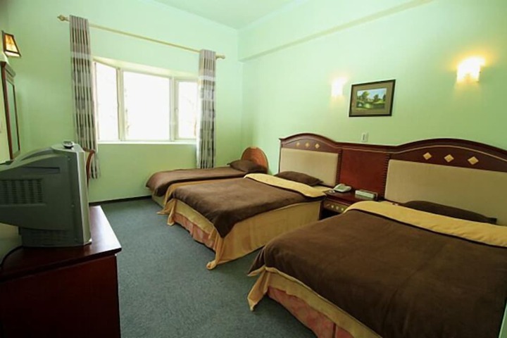 Room 6 of 27