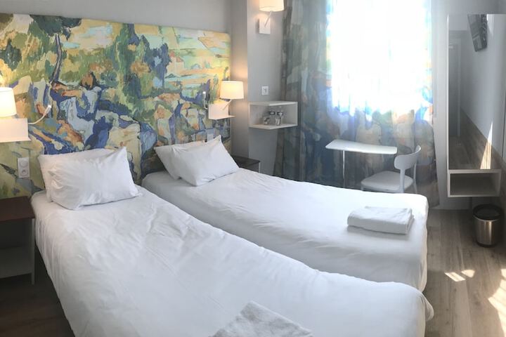 Room 19 of 64